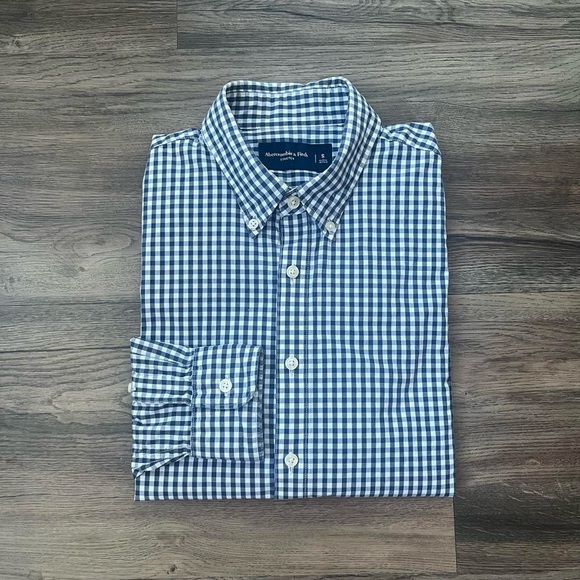 Abercrombie & Fitch Other - Abercrombie & Fitch Navy and White Gingham Shirt